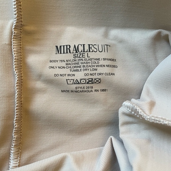 NWT Miracle Suit Comfort Tech Band Firm Control Shapewear in Warm Beige Size L - Picture 6 of 10